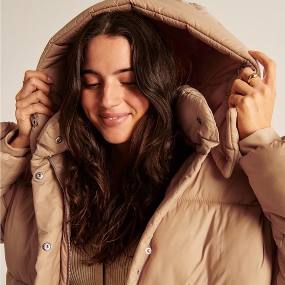Abercrombie & Fitch Oversized Puffer - Picture 5 of 14